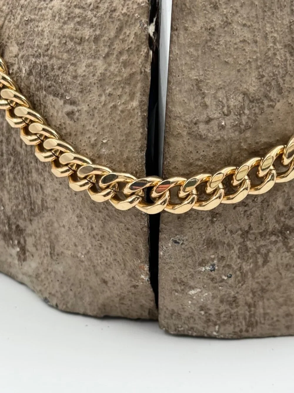 Chunky (17mm!) Gold Curb Chain & Dog Clip Necklace – Classic Statement Choker